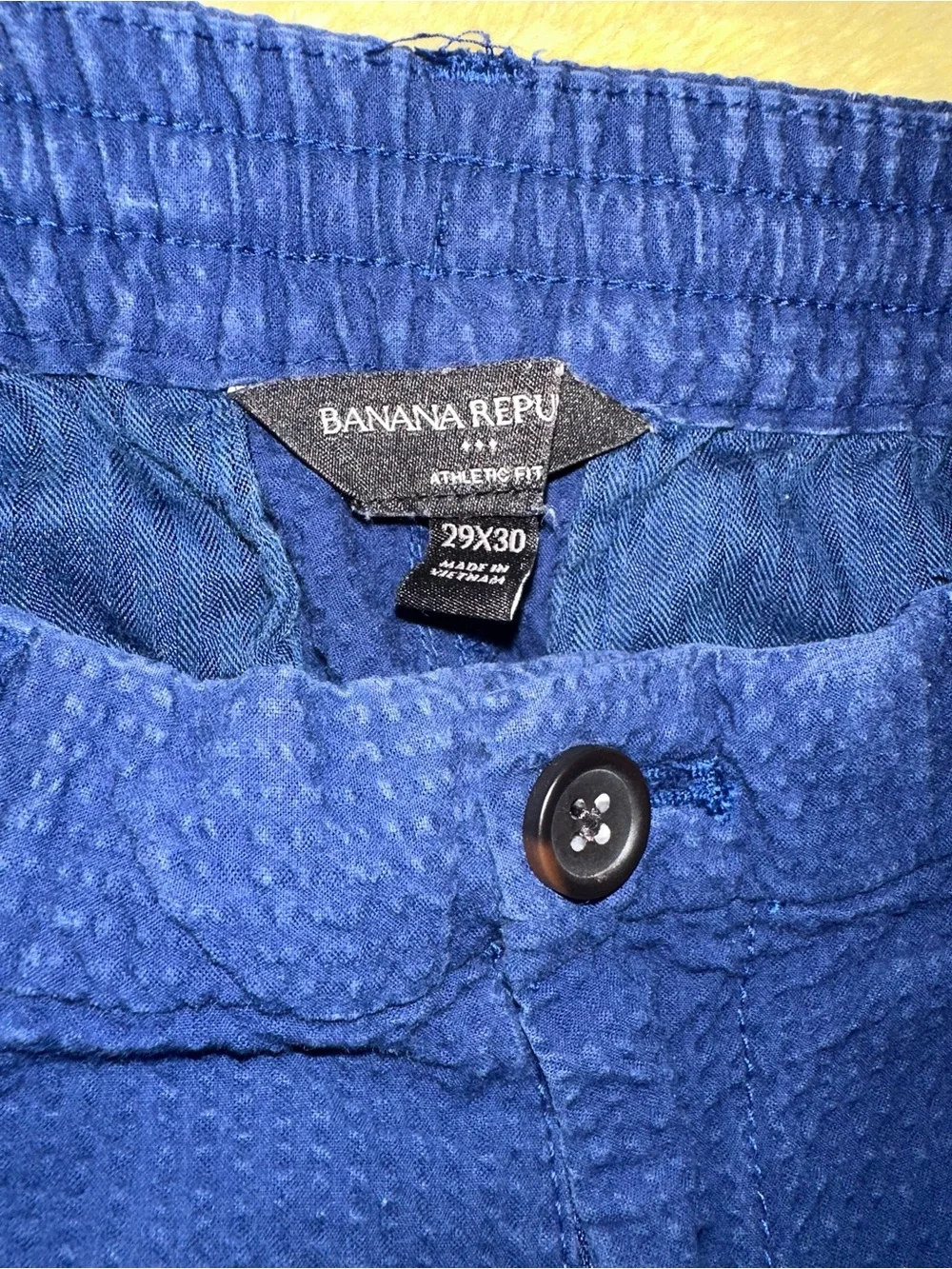 Banana Republic Men’s Athletic Fit Skinny Tapered Pebble-Texture Traveler Pant